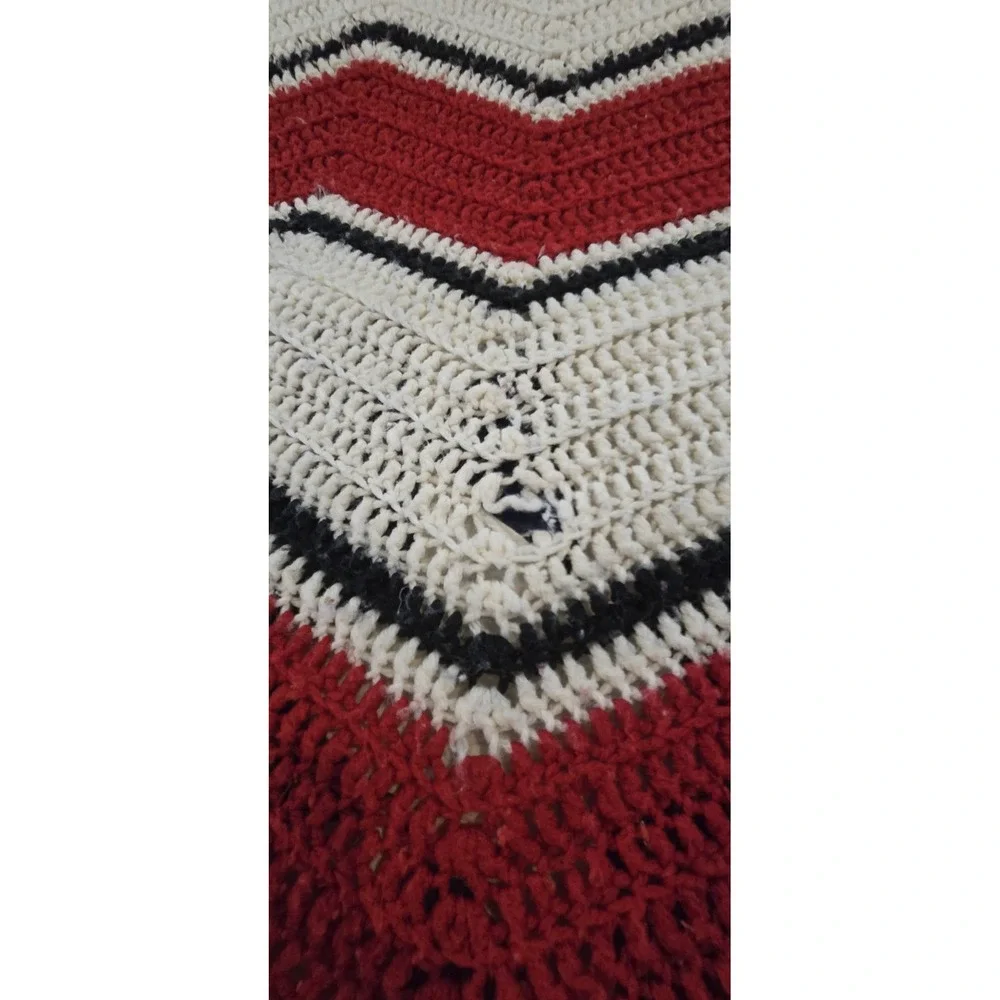 Vintage Crochet Afghan Blanket Zig Zag Chevron 1970s‎ Red/Black/White 75.5